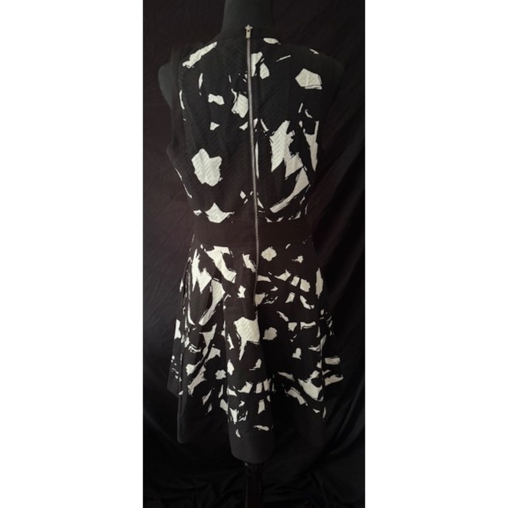 Banana Republic Black White Abstract Jacquard Fit Flare Dress Petite Cocktail - Picture 4 of 4